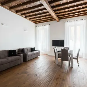  Appartamento A World Aparts - 104 Frattina